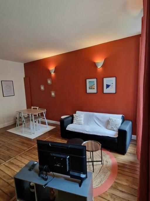 Chaleureux Appartement - Hyper Centre - Charbonnet تروي المظهر الخارجي الصورة