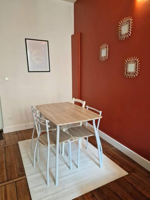 Chaleureux Appartement - Hyper Centre - Charbonnet تروي المظهر الخارجي الصورة